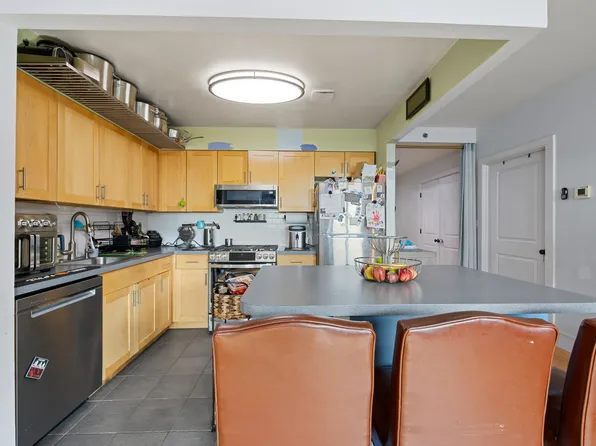 1814 Saint Johns Place image 5 of 26