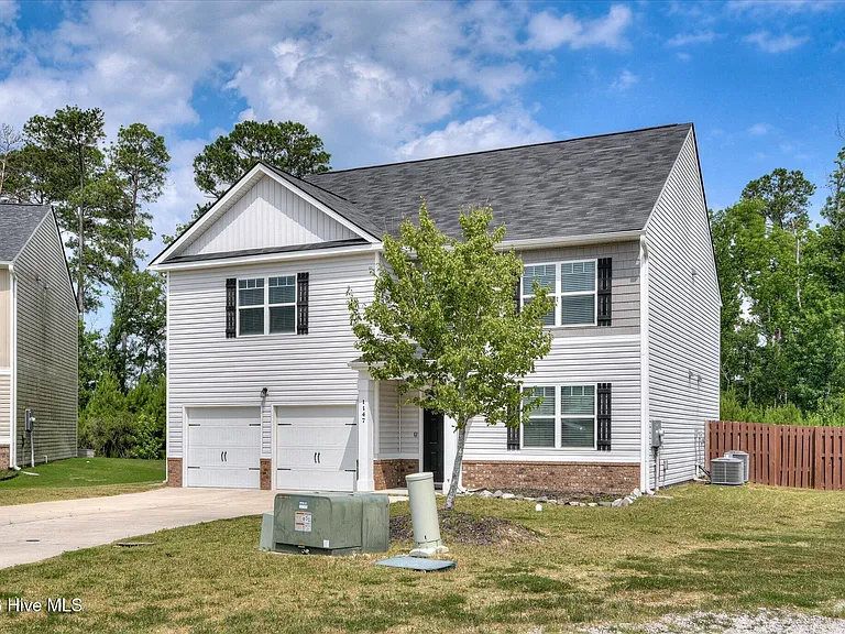 1147 Sims Dr — Photo 3