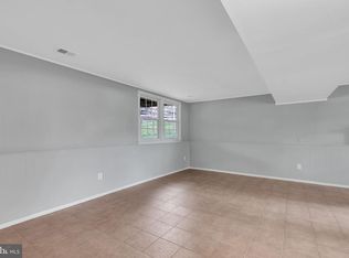 12723 Carlsbad Ct, Herndon, VA 20171