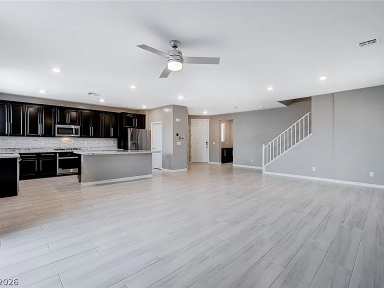 10818 Lost Ark Ave — Photo 2