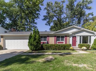 812 Crown Blvd, East Lansing, MI 48823