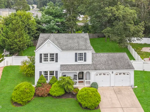 22 Providence Lane, Howell, NJ 07731