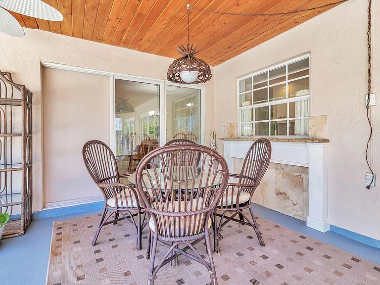 502 Oak Ter — Photo 14