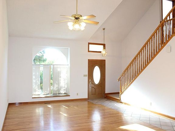 2nd image of 33 Ironweed Dr