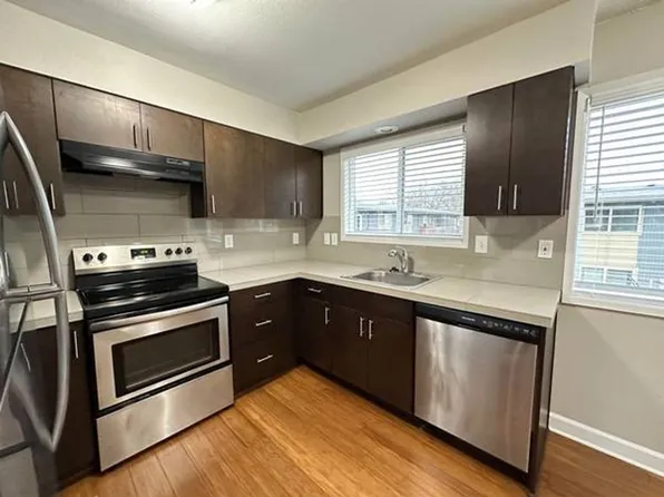 12702 E Burnside St APT 12, Portland, OR 97233