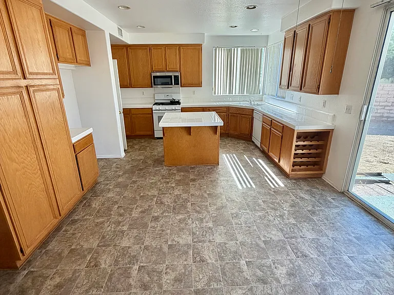 6617 Teasdale St — Photo 3