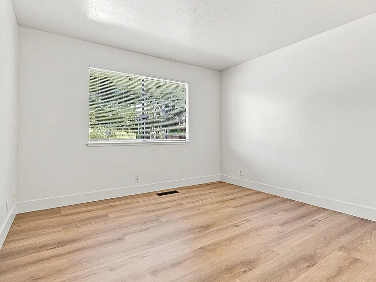 224A Green Meadow Dr — Photo 9