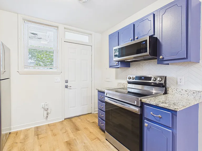 411 Gilmer St #B — Photo 16