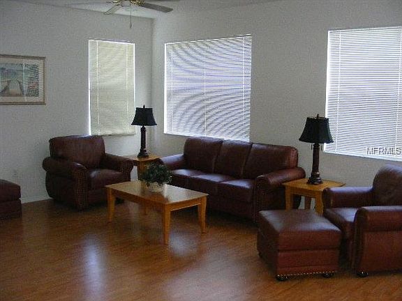 4th image of 1025 Berkeley Dr