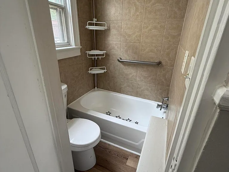 77 Saint Clair St #1 — Photo 7