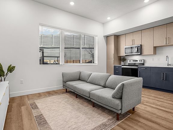 4th image of 820 W 200 S APT 124