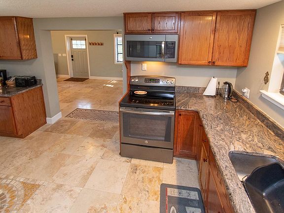 5th image of 50 N Holiday Ln