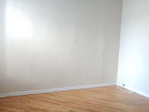 5th image of 7513 N Greenview Ave #3