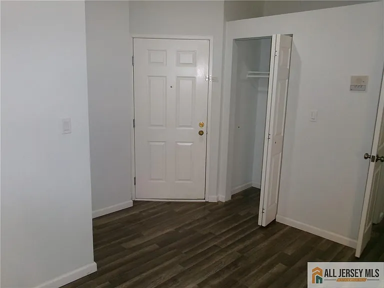 4261 Bayberry Ct — Photo 10