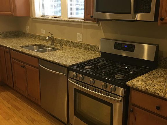 2nd image of 5536 N Artesian Ave APT 2