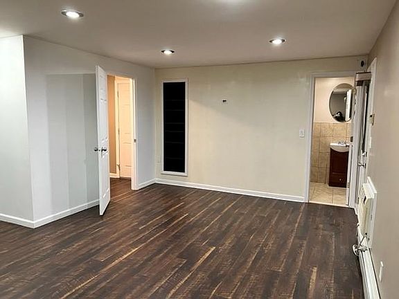 4th image of 177 Lexington Ave #B
