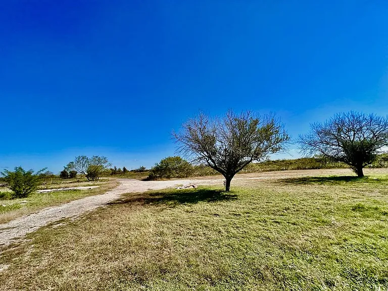 18425 Blake Manor Rd — Photo 16