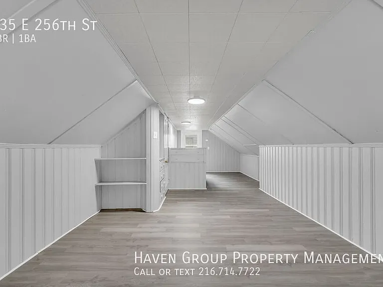 735 E 256th St — Photo 15