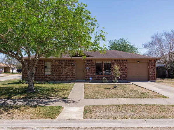 308 Hickory Ct, Bishop, TX 78343