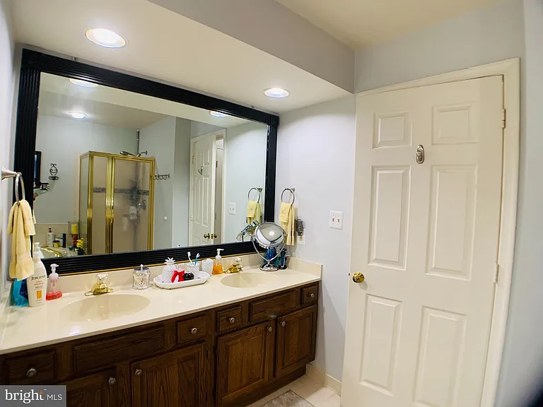 8604 Oak Chase Cir — Photo 34
