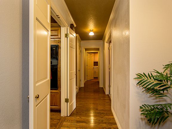 Hallway - Downstairs