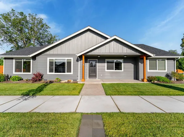 2059 SW Ford St, Grants Pass, OR 97526