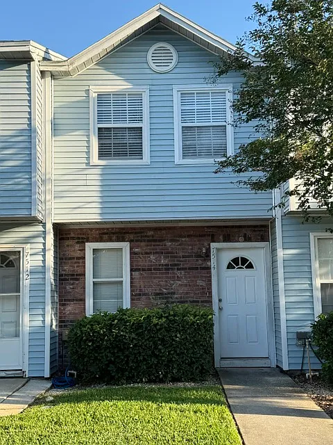 7514 Colonial Ct