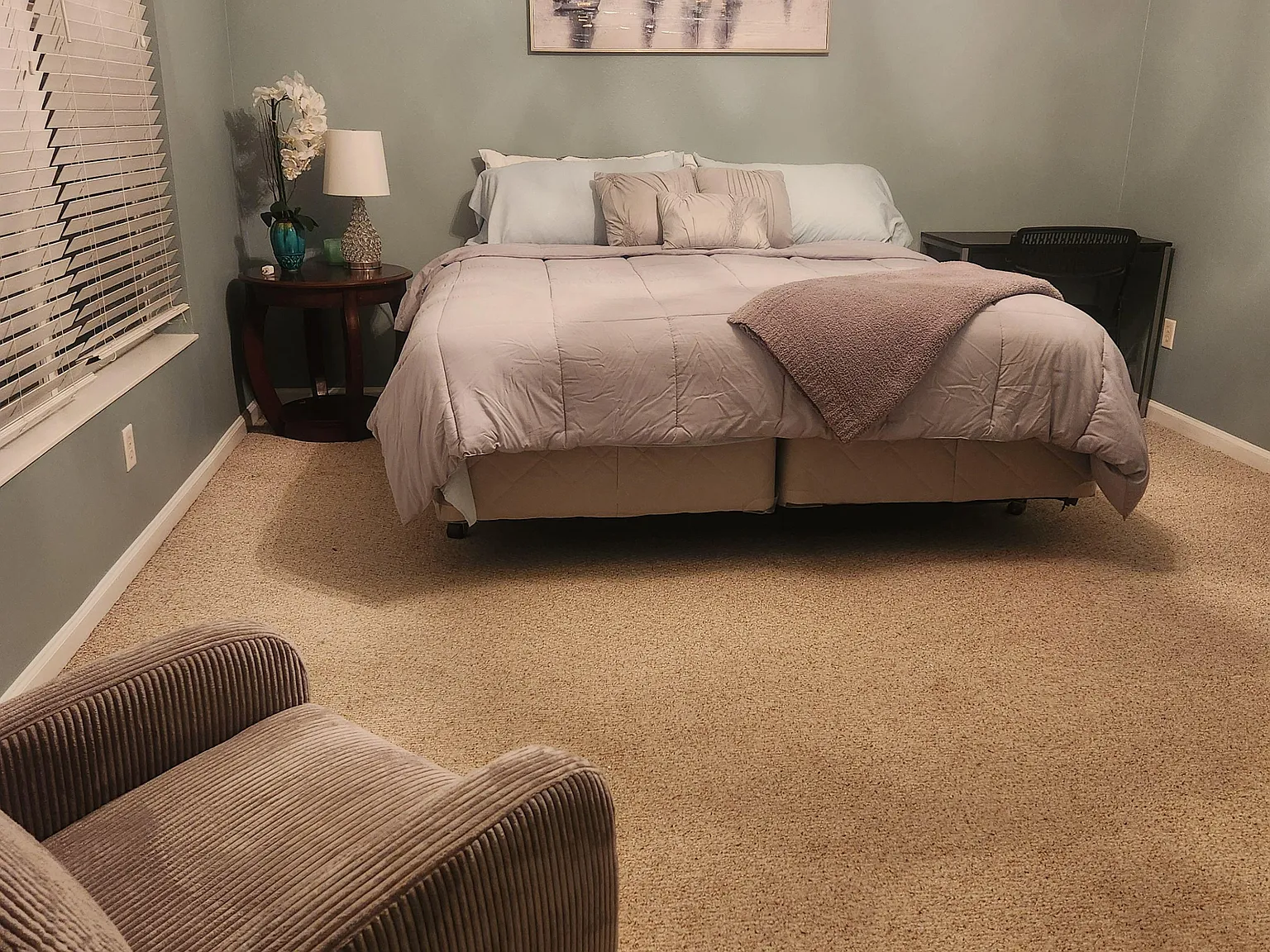 1 bed, 1.0 bath, 3300 sqft, $1,720 — Photo 2