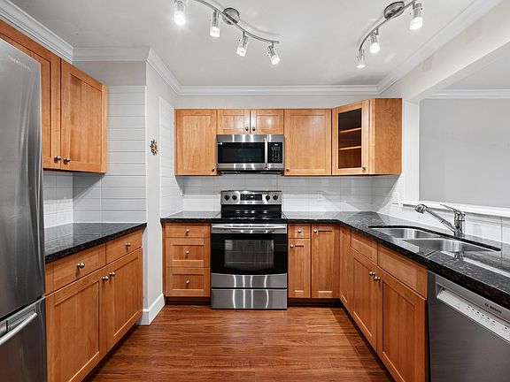 5th image of 15270 17th Ave #109
