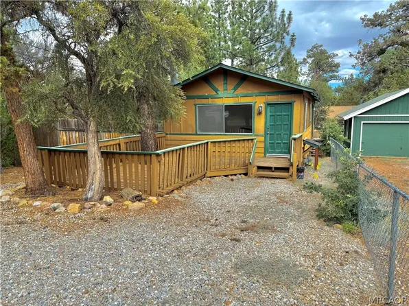 551 Highland Ln, Sugarloaf, CA 92386