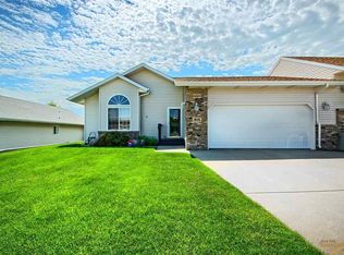 913 Nicole St, Rapid City, SD 57701