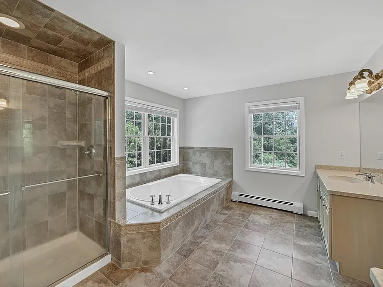 24 Charnwood Dr — Photo 40