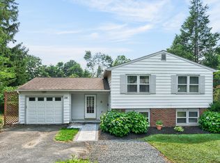 28 Tamarack Lane, East Greenbush, NY 12061