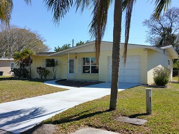 2nd image of 2719 Oxford Dr W