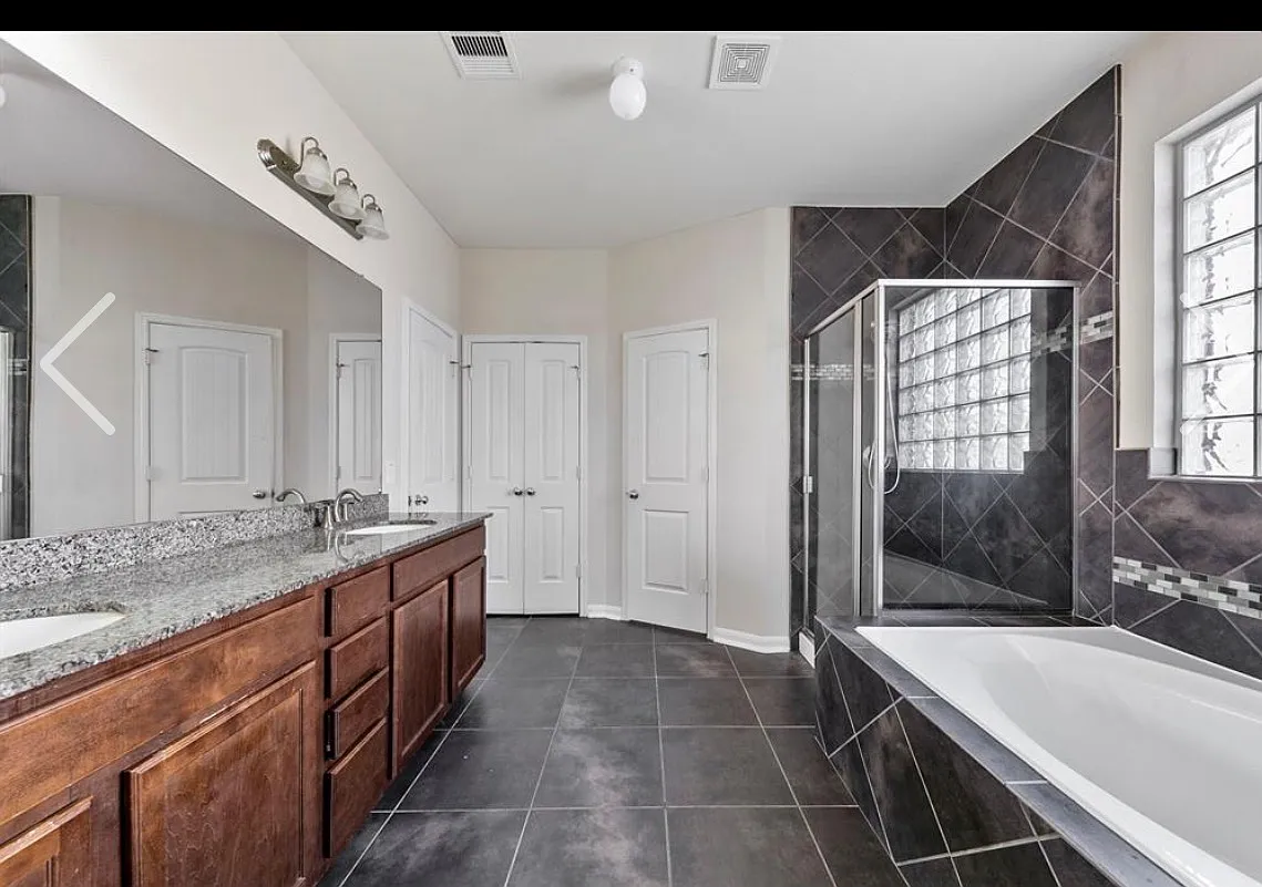 4 bed, 2106 sqft, $2,500 — Photo 2