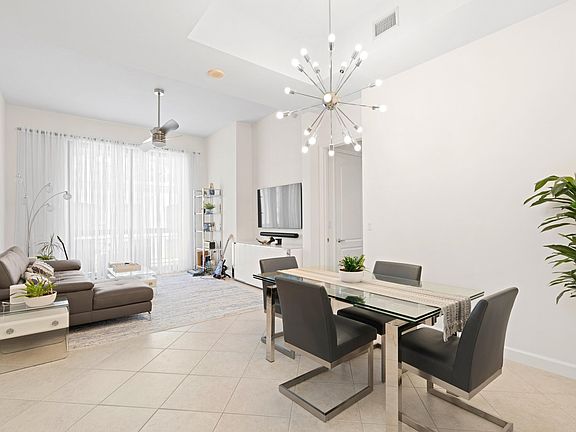 5th image of 801 S Olive Avenue #1621