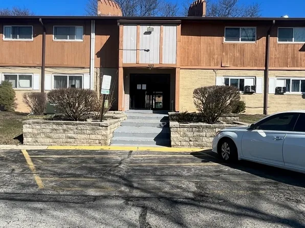 860 E Old Willow Rd APT 139, Prospect Heights, IL 60070