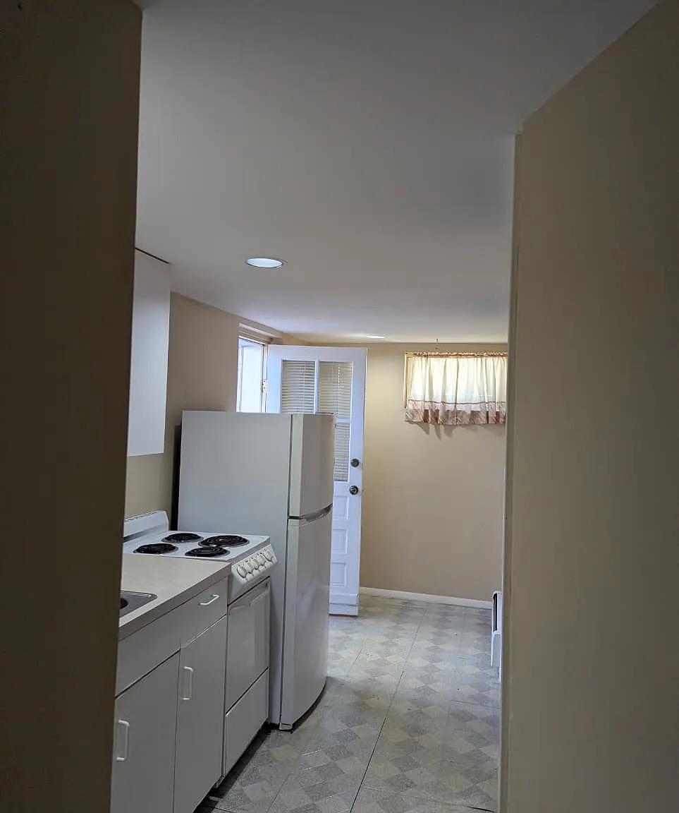 4 bed, 1075 sqft, $1,500 — Photo 2