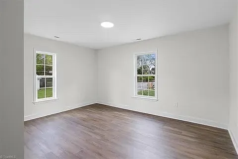 814 Douglas St — Photo 18