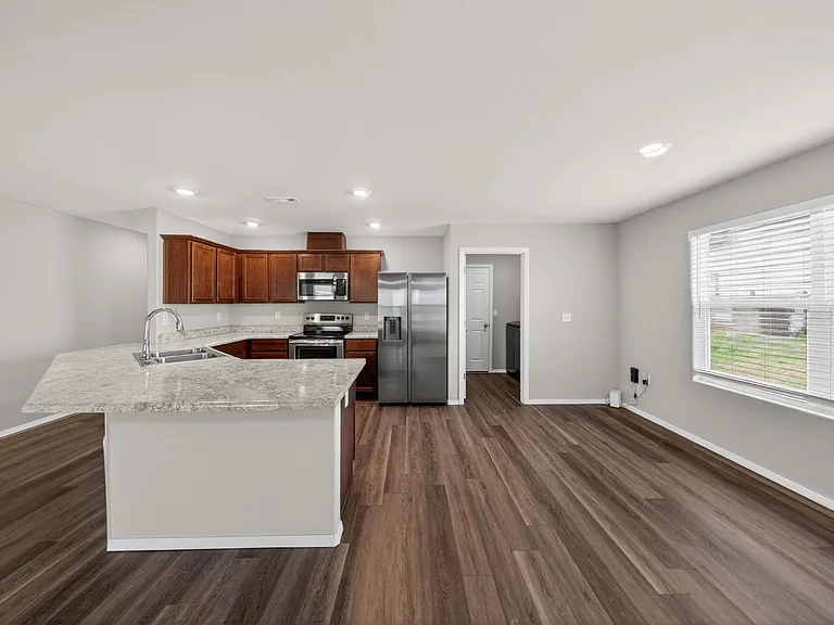 4405 Sackett Ave — Photo 9