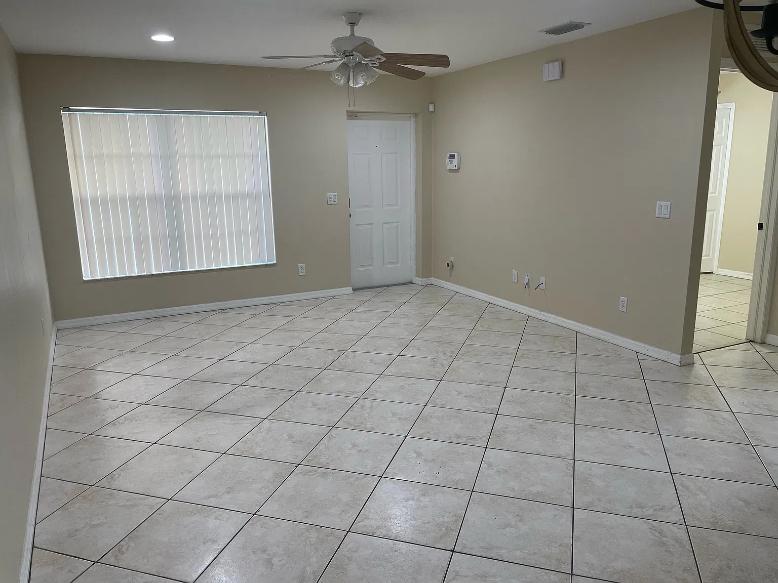 2 bed, 924 sqft, $1,300 — Photo 3