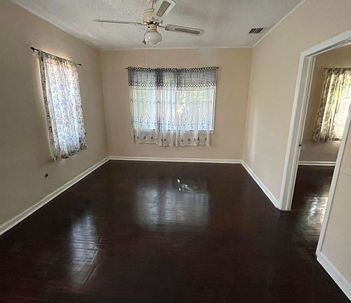 5th image of 11452 Peachtree Dr #2