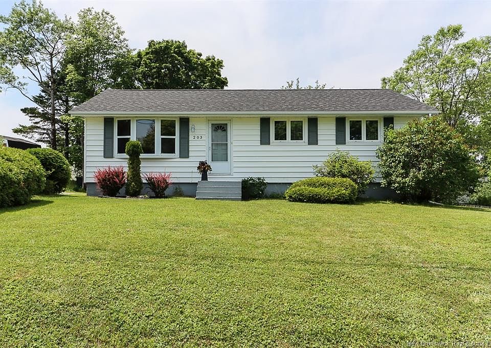 1st image of 203 Summit Dr