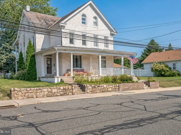 544 Dotts St, Pennsburg, PA 18073