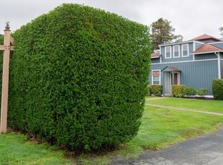 203 N Fenner Ave APT 3, Middletown, RI 02842