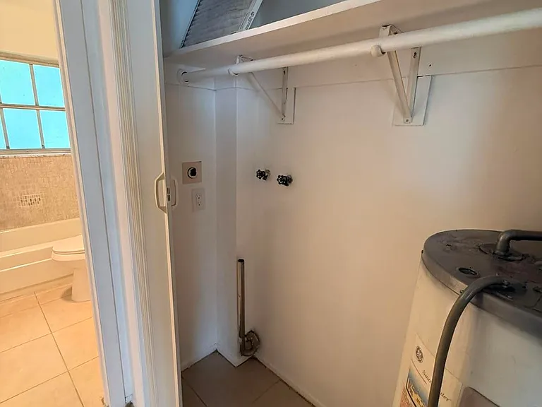 4951 Wedgewood Way #5 — Photo 9