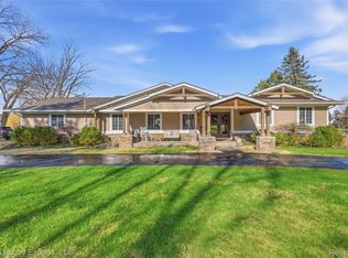 3860 E Commerce Rd, Commerce Township, MI