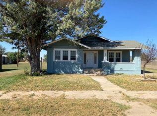 602 S Main St, Floydada, TX 79235