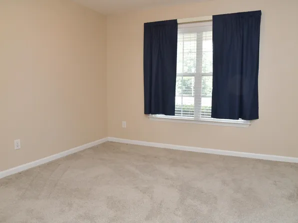 1911 Hawfields Crossing Ln, Mebane, NC 27302