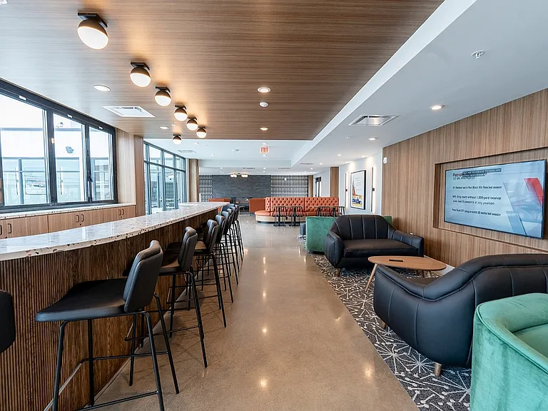 4th & 5th Roof Lounge
